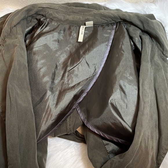 Miami Army Green Vest - Picture 10 of 13